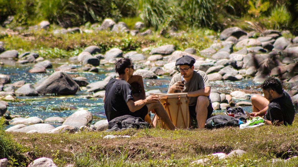 Verano 2026 en Argentina: los eventos musicales y deportivosdisparan las búsquedas de alojamiento esta temporada.