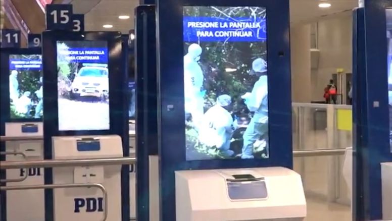 Kioscos de autoatención de la PDI generan más problemas que soluciones a 6 meses de su puesta en marcha en el Aeropuerto de Santiago.