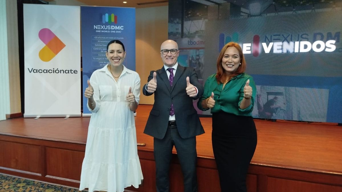 Jimena Serpa, country manager de Nexus DMC Perú; Ángel Lopez, director comercial de Voy Holidays Latinoamérica; y Jessica Ascurra, representante comercial y de ventas de Nexus DMC. - Ladevi Medios y Soluciones Jimena Serpa, country manager de Nexus DMC Perú; Ángel Lopez, director comercial de Voy Holidays Latinoamérica; y Jessica Ascurra, representante comercial y de ventas de Nexus DMC.