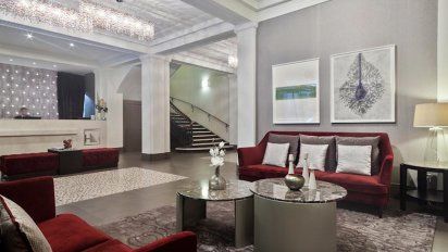 Hall de uno de un hotel Azora Urban