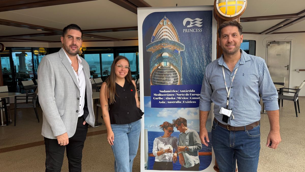Discover Cruises: Diego Reichmann, ejecutivo comercial; junto a Micaela Vázquez, backoffice comercial; y Patricio Arturi, gerente regional.