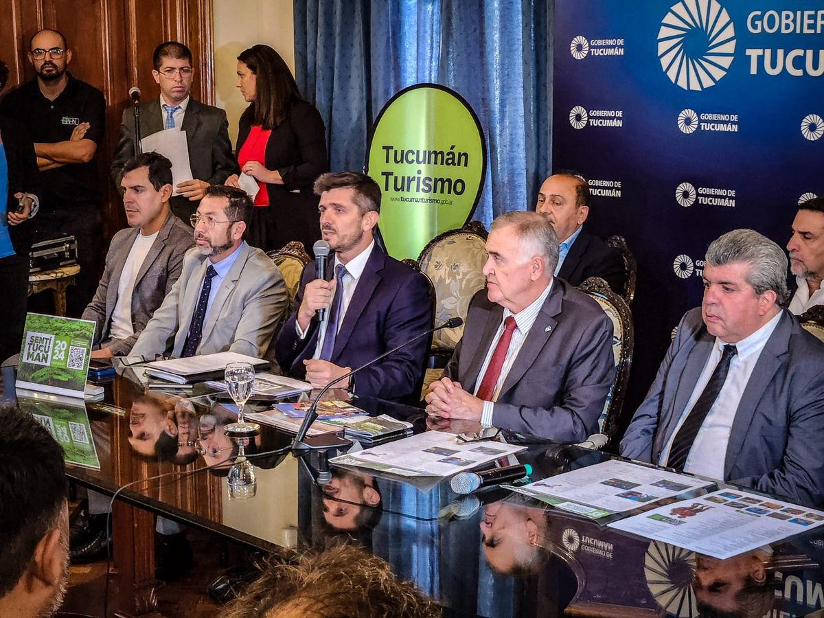 Sebastián Giobellina y Osvaldo Jaldo encabezaron el lanzamiento de la temporada de verano de Tucumán.