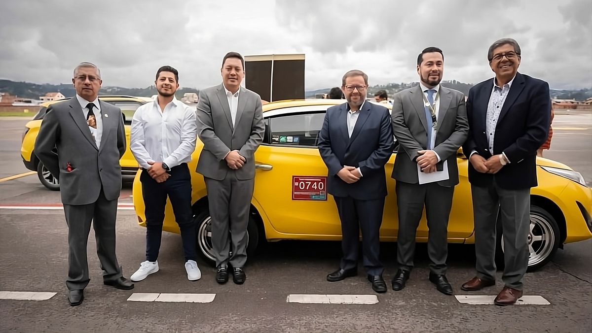 El lanzamiento del nuevo sistema de pagos digitales en los taxis de Cuenca contó con la presencia de varias autoridades. - Ladevi Medios y Soluciones El lanzamiento del nuevo sistema de pagos digitales en los taxis de Cuenca contó con la presencia de varias autoridades.