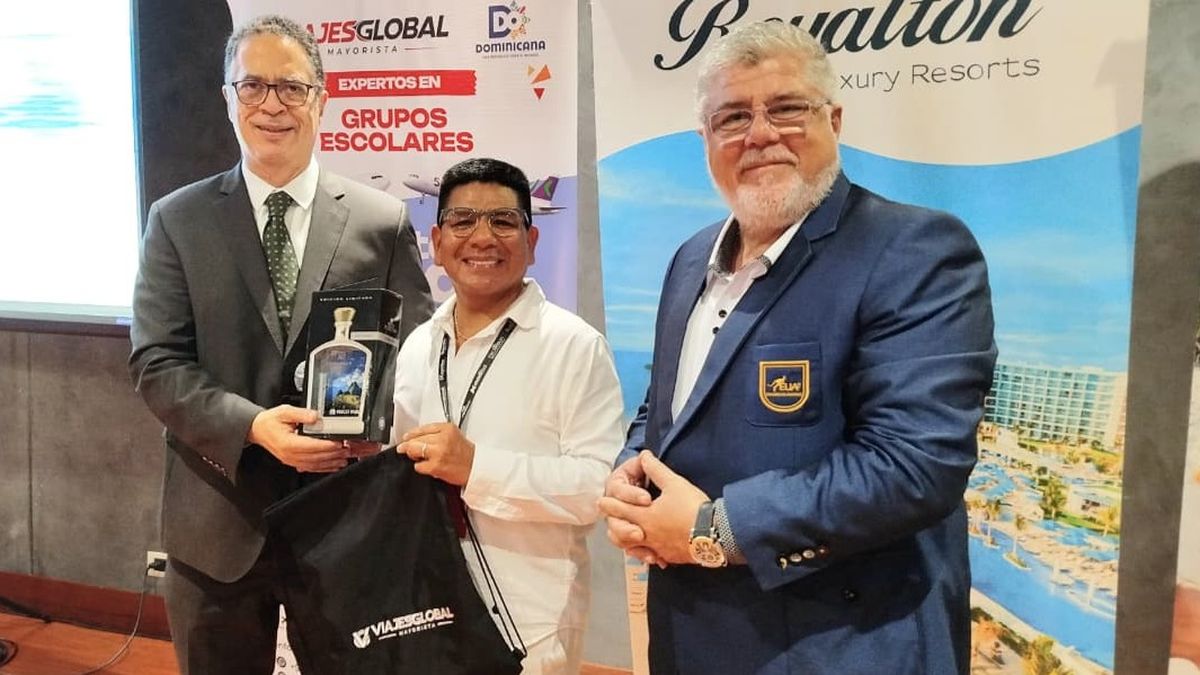 embajador de República Dominicana en Perú, Dr. Cesar Florentino de Jesus Herrera Díaz, Máximo Herrera Sifuentes, international sales manager de Viajes Global Mayorista y Erick Weston, director regional de Euroamerican Assistance. embajador de República Dominicana en Perú, Dr. Cesar Florentino de Jesus Herrera Díaz, Máximo Herrera Sifuentes, international sales manager de Viajes Global Mayorista y Erick Weston, director regional de Euroamerican Assistance.