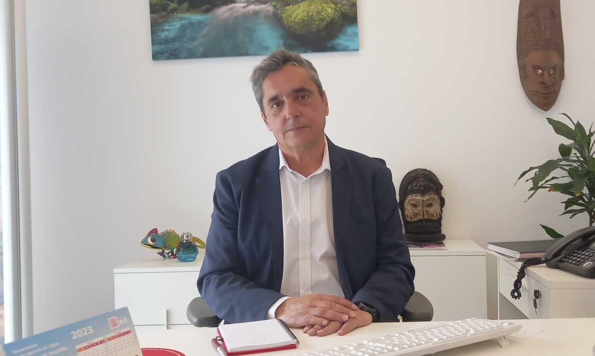 V&iacute;ctor Casta&ntilde;o, agente de viajes asociado a Zafiro Tours.