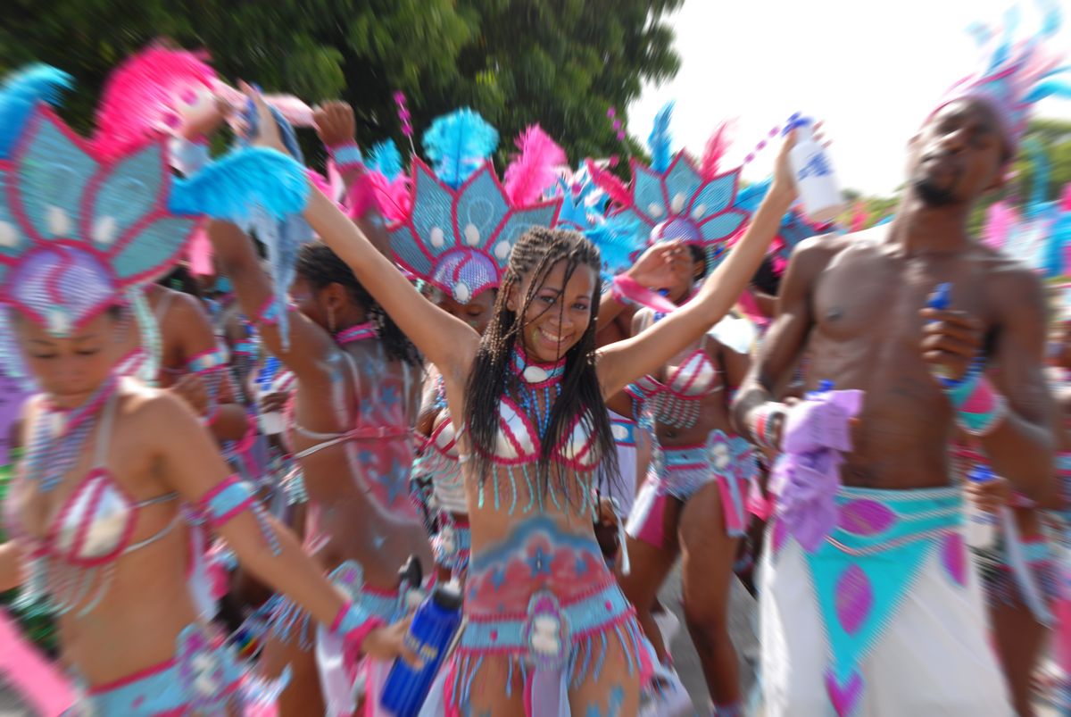 Antigua y Barbuda tiene uno de los carnavales más coloridos del Caribe.