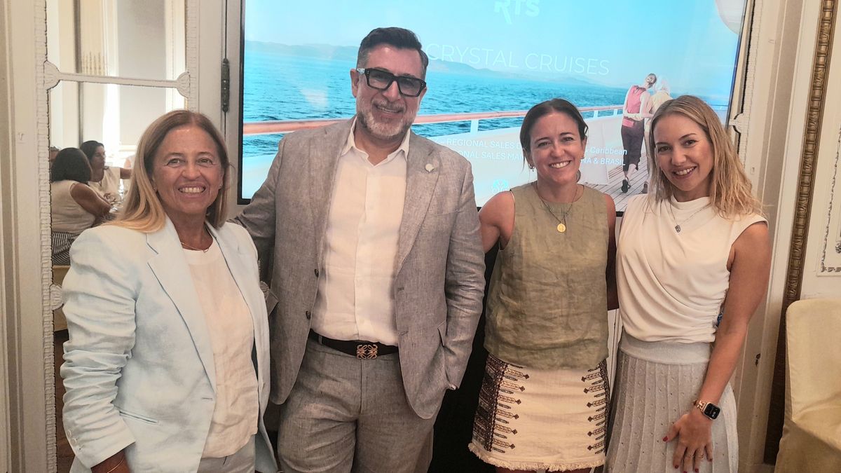 Roca Transport System: Claudia Lamesa, Marco Martínez, Delfina Gorostiaga, y Mariana Pérez en la presentación de Crystal Cruises.