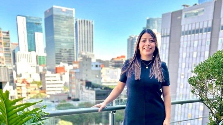 Actualmente Adriana Saucedo lidera un equipo de 20 expertos en ventas de Mega Travel que se dedican al mercado de Norteamérica.