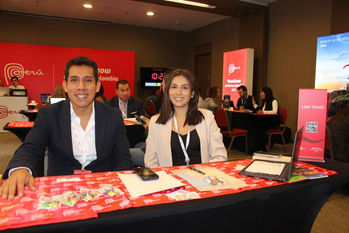 Ronald Vera, gerente regional Europa y Latinoamérica y Sandra Saavedra, manager Latinoamérica de LimaTours.