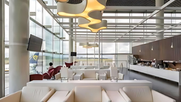 Sala VIP Santiago del Aeropuerto de Santiago de Compostela (SCQ), operado por la empresa de tecnología Dragonpass.