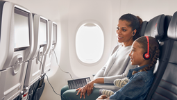 Más comodidad en los nuevos interiores de los Boeing B-737 MAX de Air Canada Rouge.