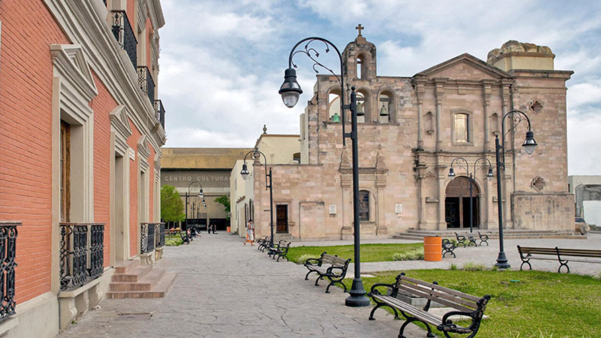 Linares es famoso por su gastronomía que incluye deliciosos postres.