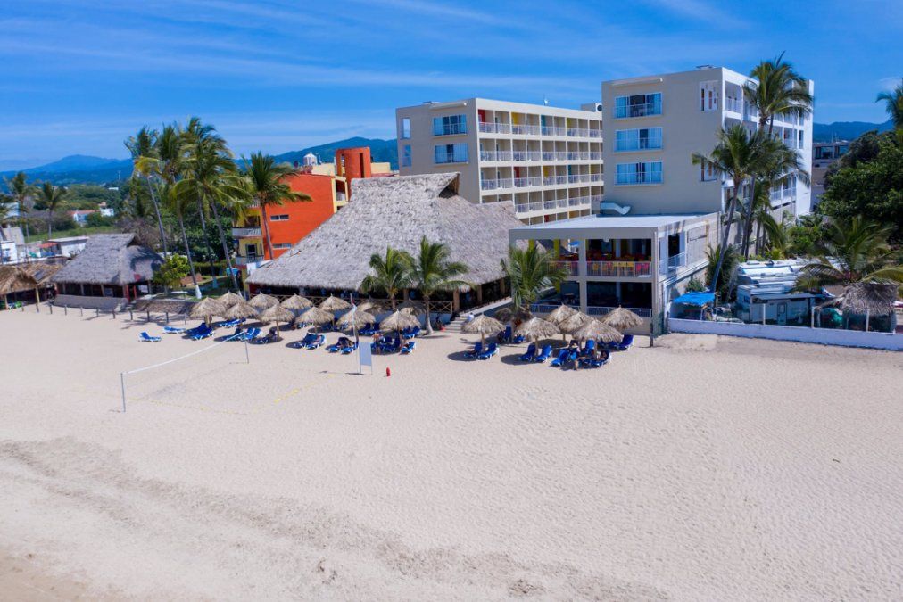 El Decameron Isla Coral Guayabitos, Ramada All Inclusive Resort. El Decameron Isla Coral Guayabitos, Ramada All Inclusive Resort.