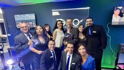 Como parte de la celebración, que contó con la presencia de colaboradores, amigos y socios comerciales, PEO inauguró sus nuevas oficinas.