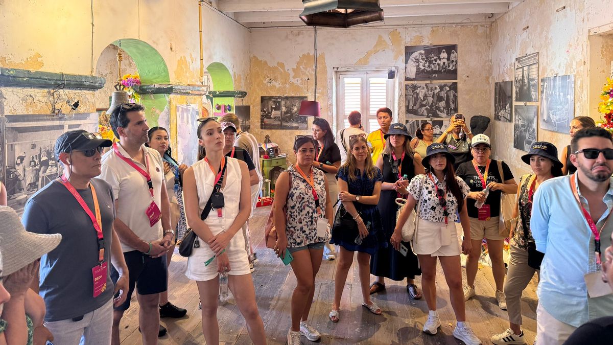 Caminata por Ser'i Otrobanda, un lugar que ofrece increíbles muestras de arte callejero de algunos de los artistas locales más populares de Curazao. 