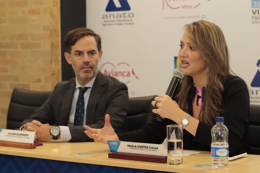 Julián Guerrero, viceministro de Turismo,&nbsp; junto a Paula Cortés