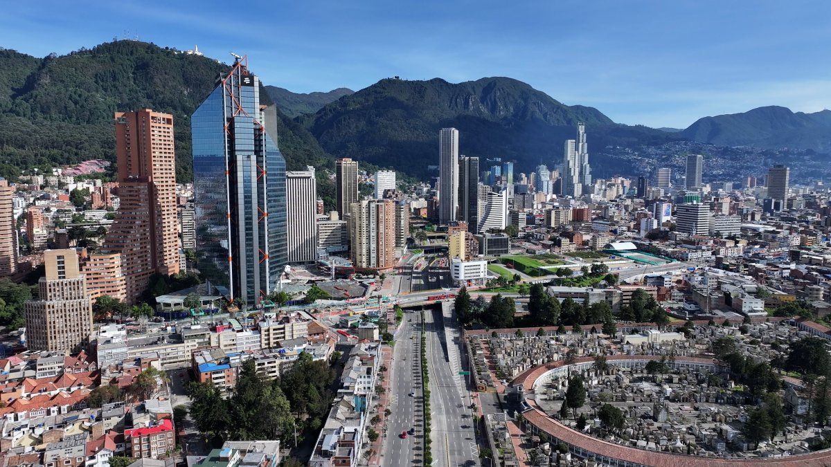 Vacaciones en Colombia:&nbsp;En Bogotá funciona el Sistema Integradode Transporte Público (SITP), que se puede utilizar para recorrer el destino demanera más económica.&nbsp;