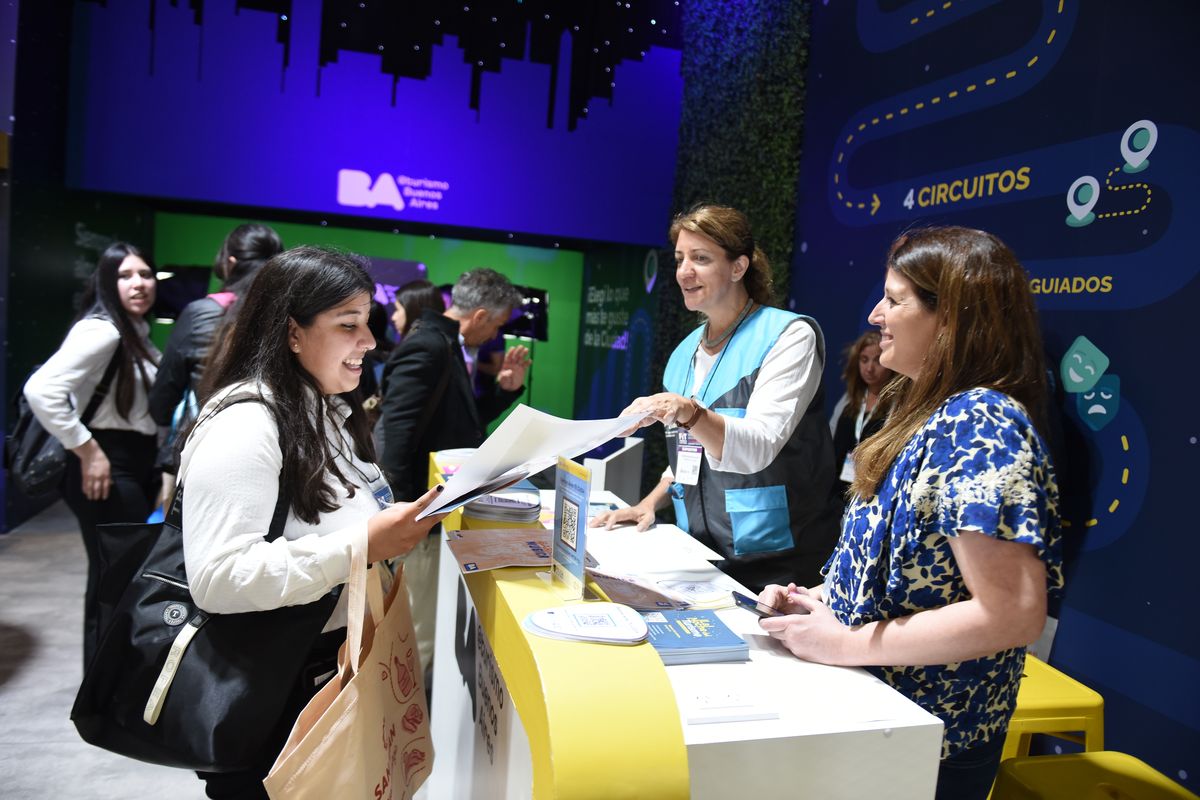 En los tres primeros días de FIT, más de 104 mil visitantes, público general y profesionales, visitaron La Rural.