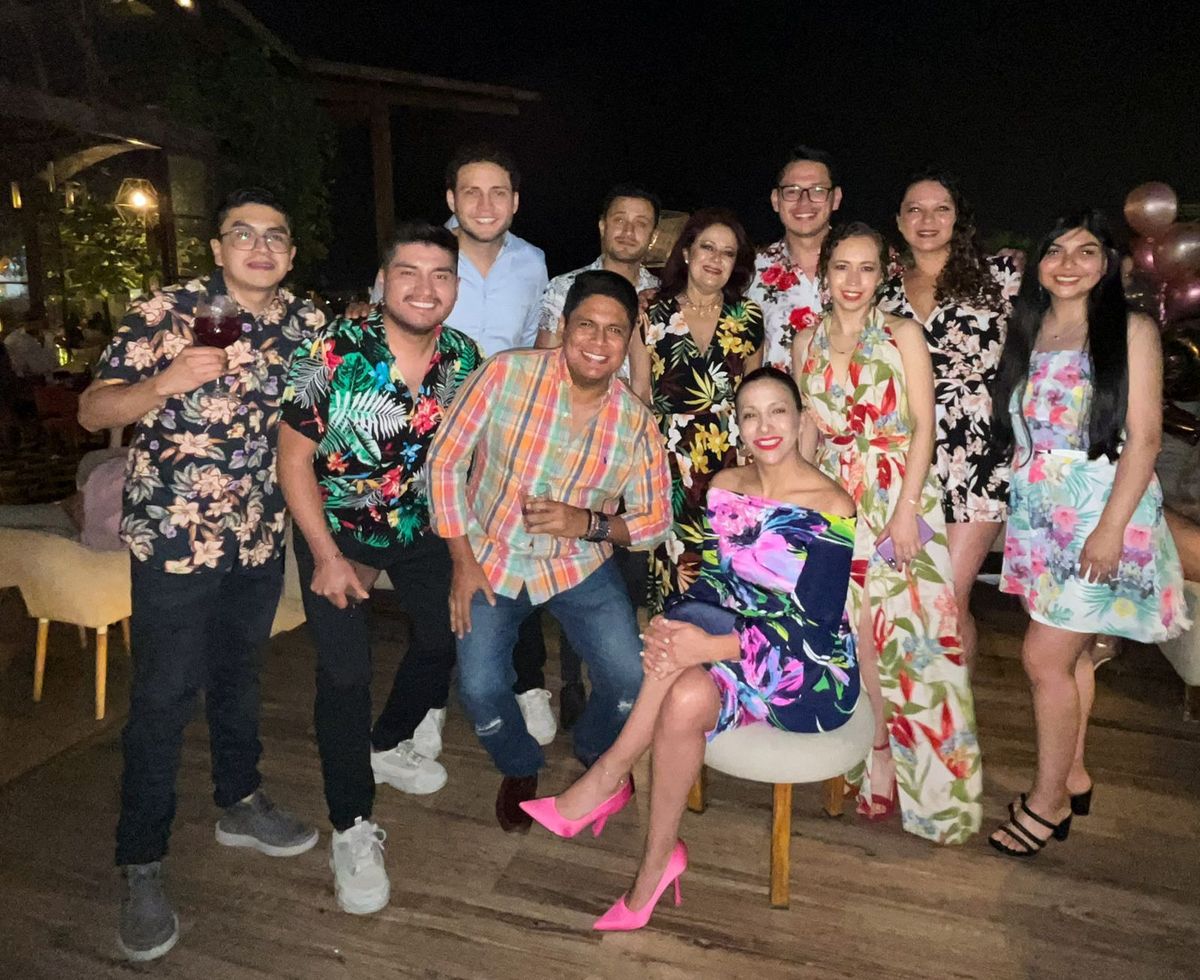 El equipo de CTB Mayorista de Turismo celebró su aniversario en Guayaquil. - Ladevi Medios y Soluciones El equipo de CTB Mayorista de Turismo celebró su aniversario en Guayaquil.