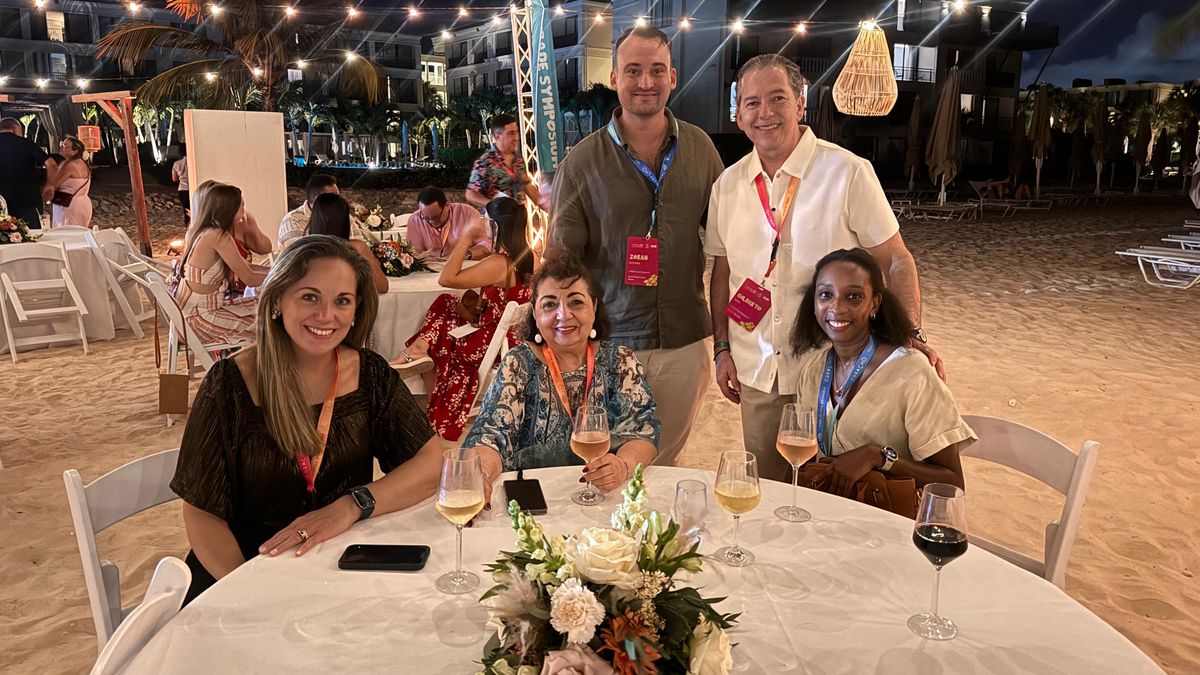 Cena de bienvenida en el Curazao Marriott Beach Resort. 