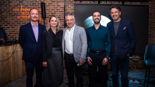 Carlos Ordoñez, gerente comercial del Plus Ultra; Luz Doris Bustamante, Country Manager de Universal Assistance en Colombia; Fabián Manotas, director regional de Ladevi; Bryan Mantilla,  gerente comercial para Colombia de Visit Florida y Alex Ruiz, director de Ventas para Sudamérica de Hyatt Inclusive Collection.