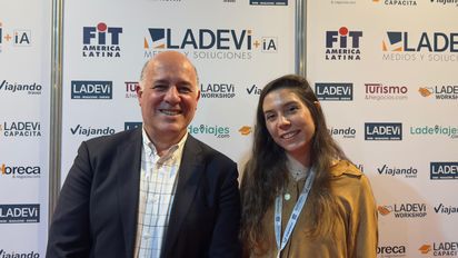 Federico Petazzi, gerente comercial de JetSmart Argentina; y Emilia Muratore, jefa de marketing de JetSmart.&nbsp;