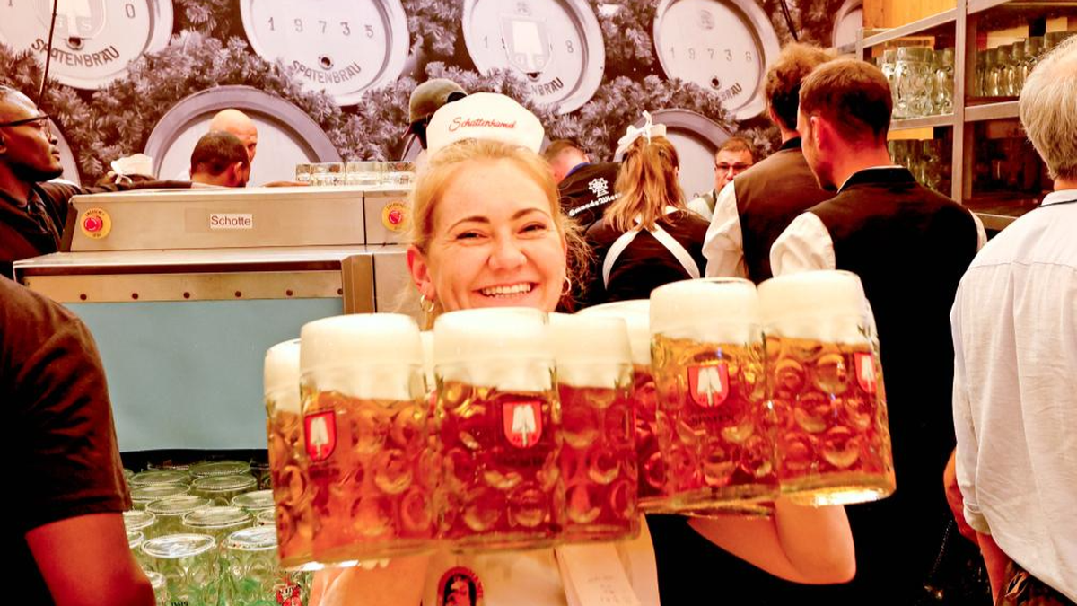 Europa: Oktoberfest es la fiesta popular más grande de Alemania. Europa: Oktoberfest es la fiesta popular más grande de Alemania.