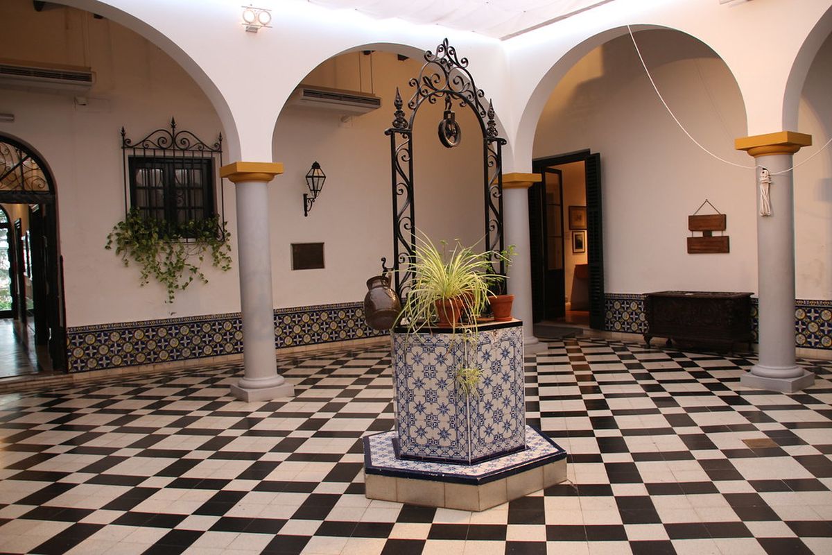 Escapadas: el patio del aljibe en la casa de Mariquita en San Isidro es el lugar que da inicio al recorrido por los rincones de la quinta. Escapadas: el patio del aljibe en la casa de Mariquita en San Isidro es el lugar que da inicio al recorrido por los rincones de la quinta.