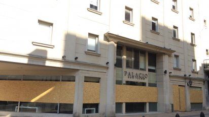 Palacio San Telmo, uno de los hoteles tapiados de la Ciudad.