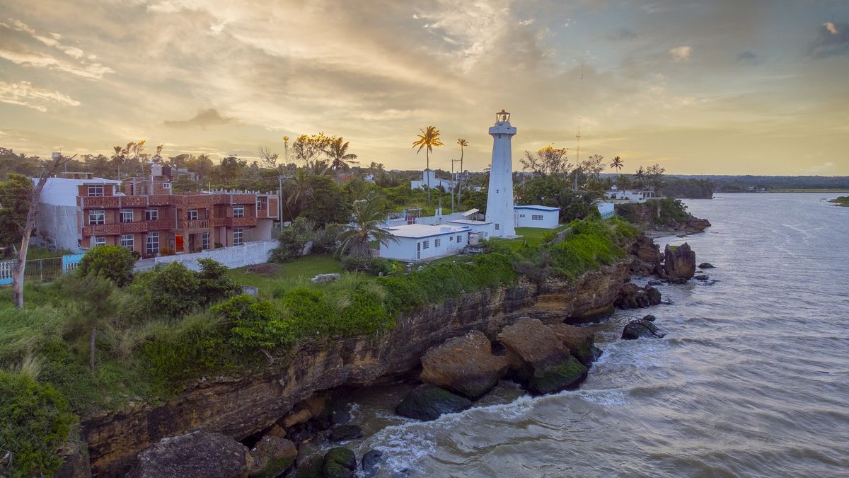 Disfruta esta Semana Santa de Barra de Cazones.