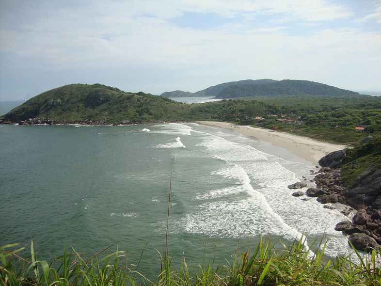 Desde lo alto del Farol das Conchas el paisaje es impactante.