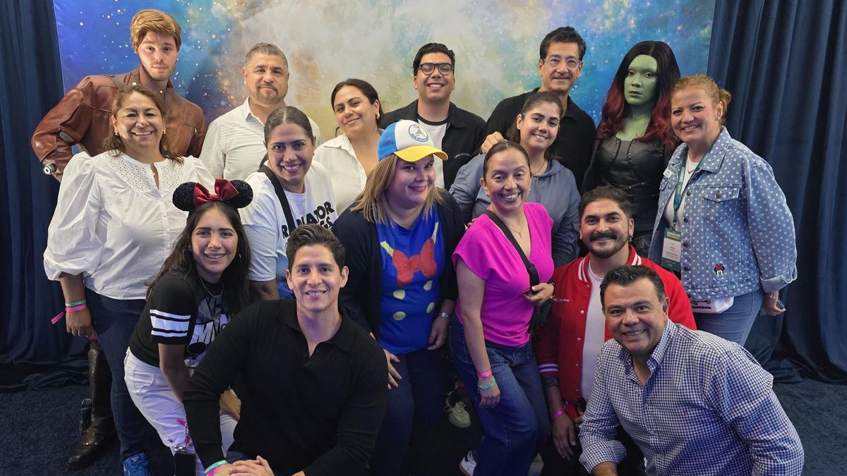 Representantes de del destino, operadores y medios de comunicación de México en la cena especial en EPCOT. Representantes de del destino, operadores y medios de comunicación de México en la cena especial en EPCOT.