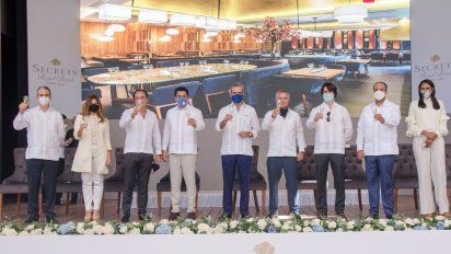 La ceremonia de reapertura del Secrets Royal Beach en Punta Cana AmResorts.