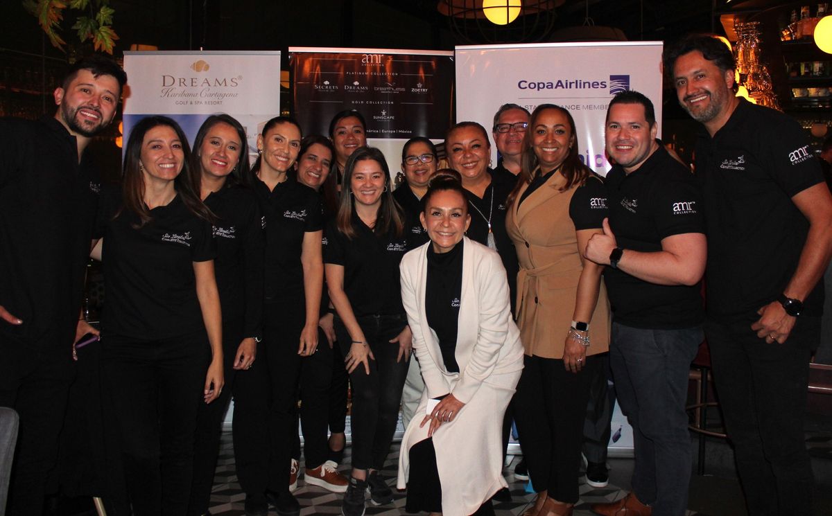 Delegación de AMR Collection.