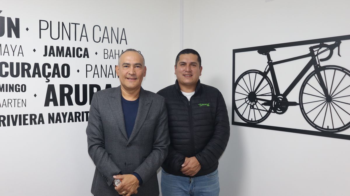 Diego Ariza, gerente general, y Pedro Vásquez, jefe de Operaciones de TuReserva com.