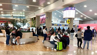 Refuerzan seguridad en el Aeropuerto Mariscal Sucre de Quito por temporada de Navidad y fin de año