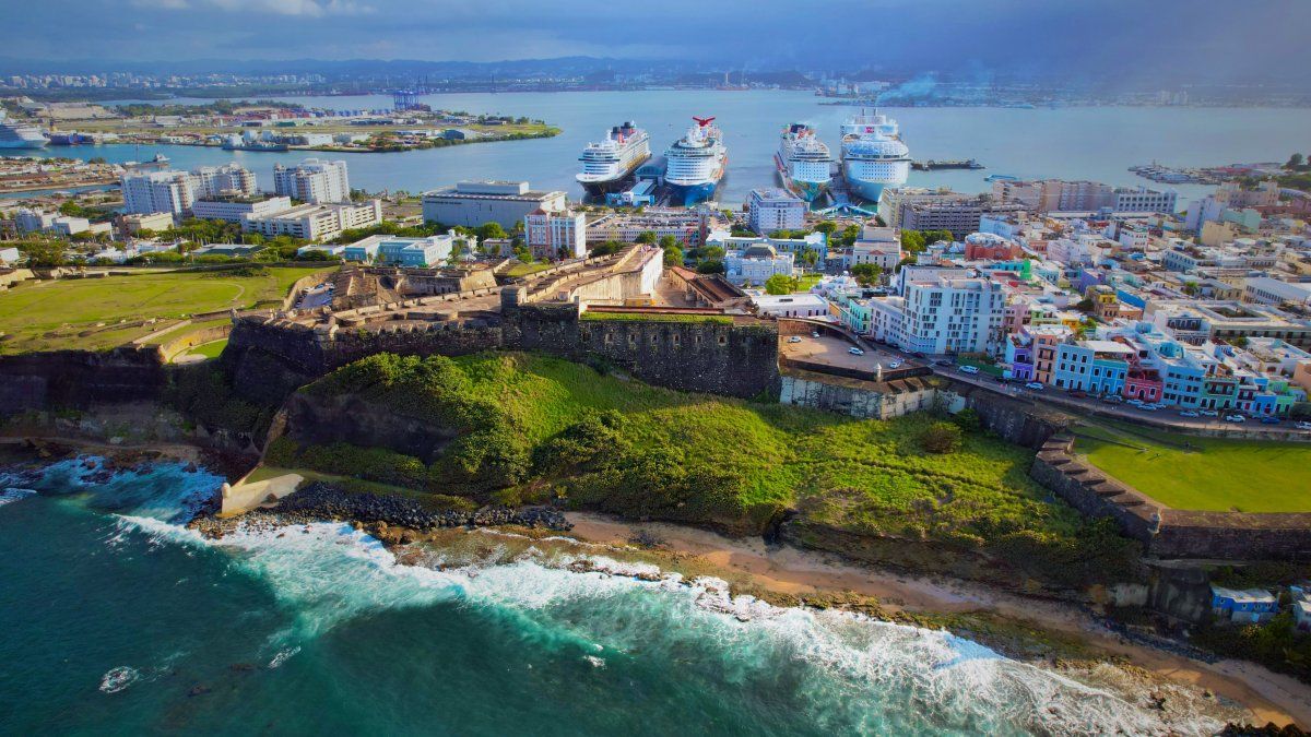 Elpuerto de San Juan de Puerto Rico está clasificadoentre los 20 mejores del mundo para recibir cruceros. 
