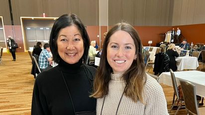 Stephanie Nakasone y Kristin Farrel, gerenta de Ventas y Servicios Globales y coordinadora del departamento de Desarrollo de Negocios de Santa Monica Travel & Tourism. &nbsp;