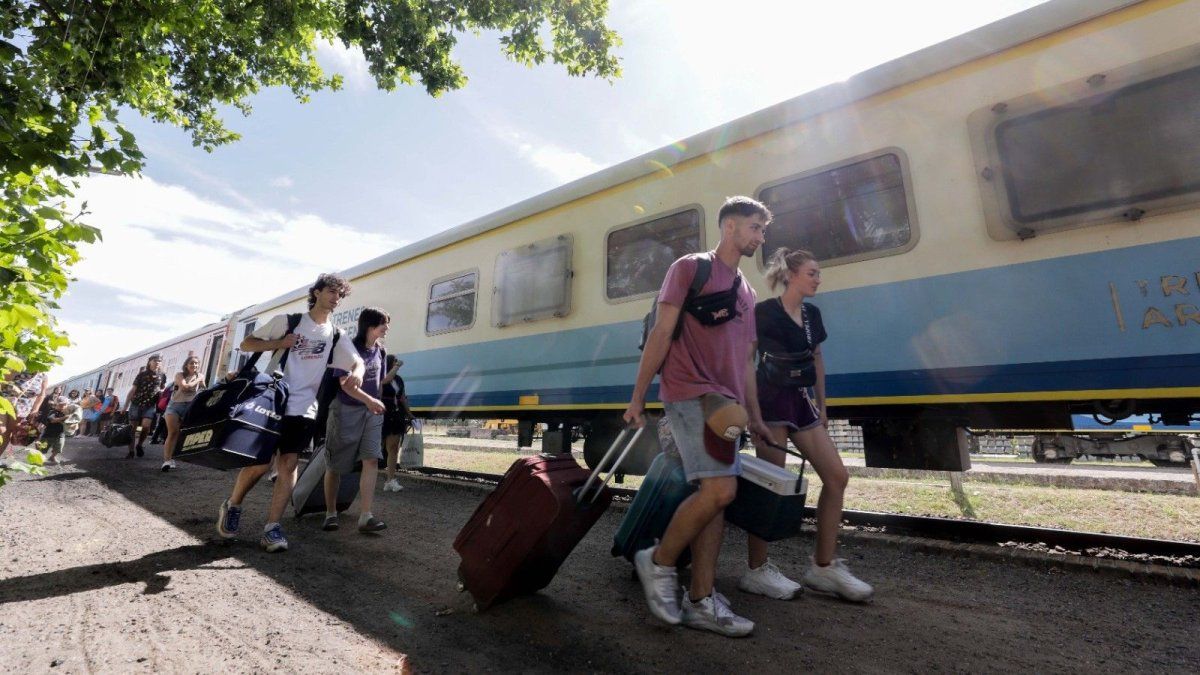 Mar del Plata en Semana Santa: el tren es el medio de transporte más accesible para viajar durante estas fechas. Mar del Plata en Semana Santa: el tren es el medio de transporte más accesible para viajar durante estas fechas. 