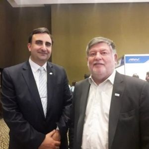 Gustavo Hani, presidente de FAEVYT y Oscar Vásquez presidente de ARAV durante el evento de comercialización de Rosario.