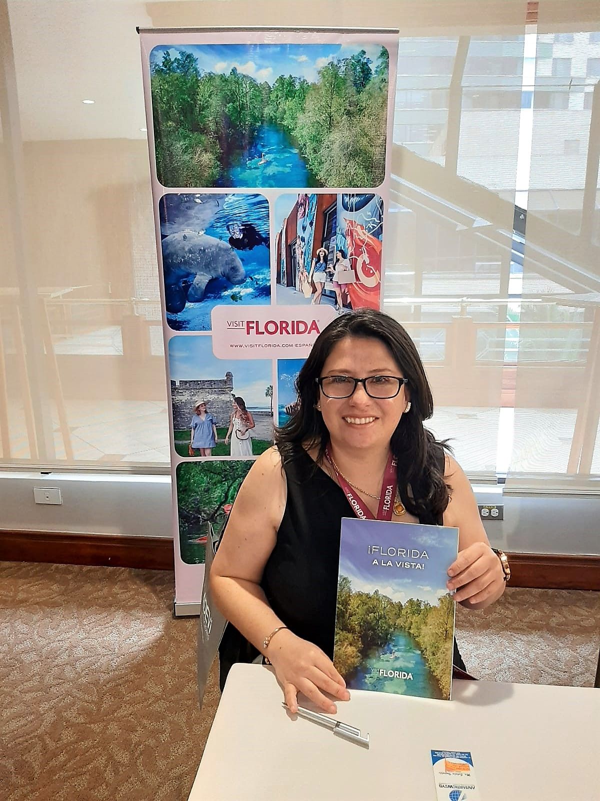 En el marco del Workshop de Ladevi Quito, Visit Florida realizó una presentación de sus productos más destacados para los agentes de viajes. - Ladevi Medios y Soluciones En el marco del Workshop de Ladevi Quito, Visit Florida realizó una presentación de sus productos más destacados para los agentes de viajes.