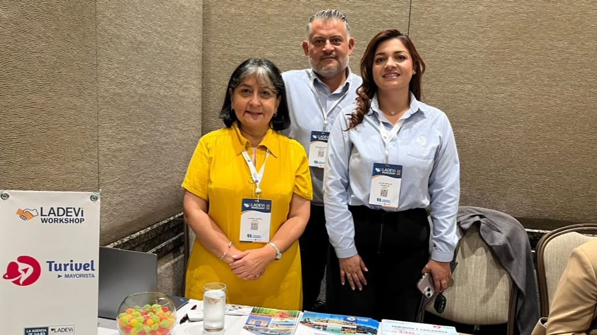 Ivonne Castro, Ricardo Ayala y Laura Natalia González de Turivel.