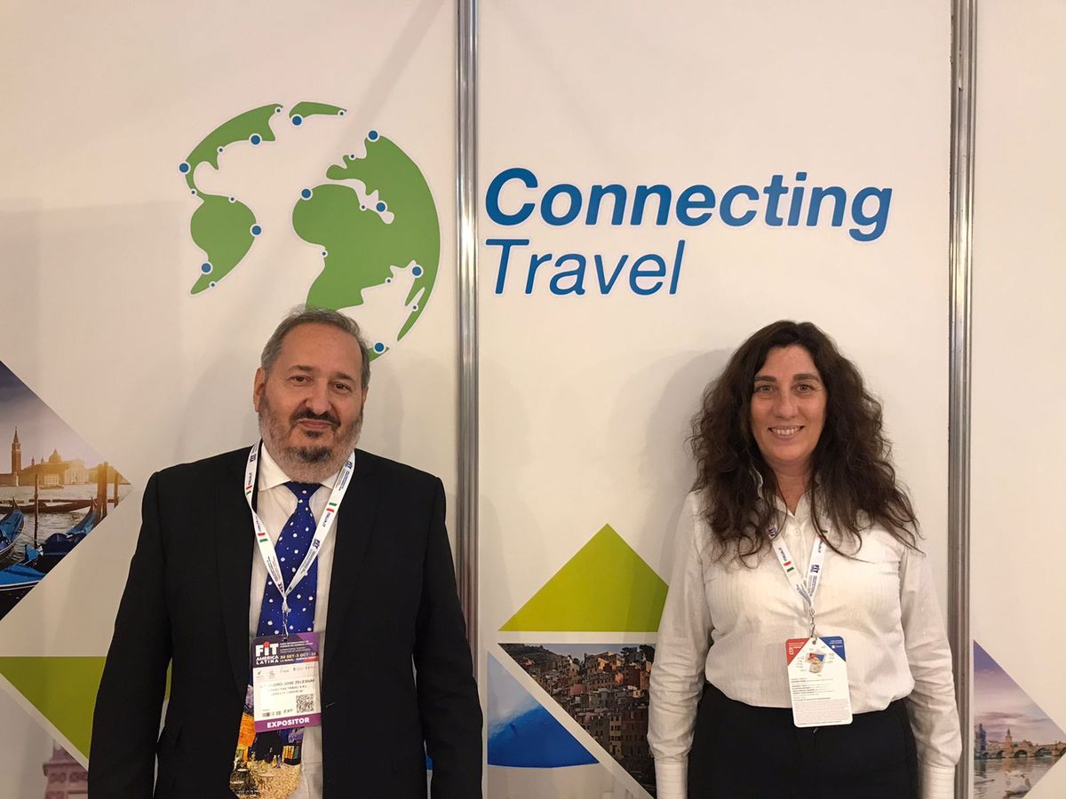 Lidia Rodríguez y Alejandro Zeleznak promocionaron las salidas grupales de Connecting Travel.