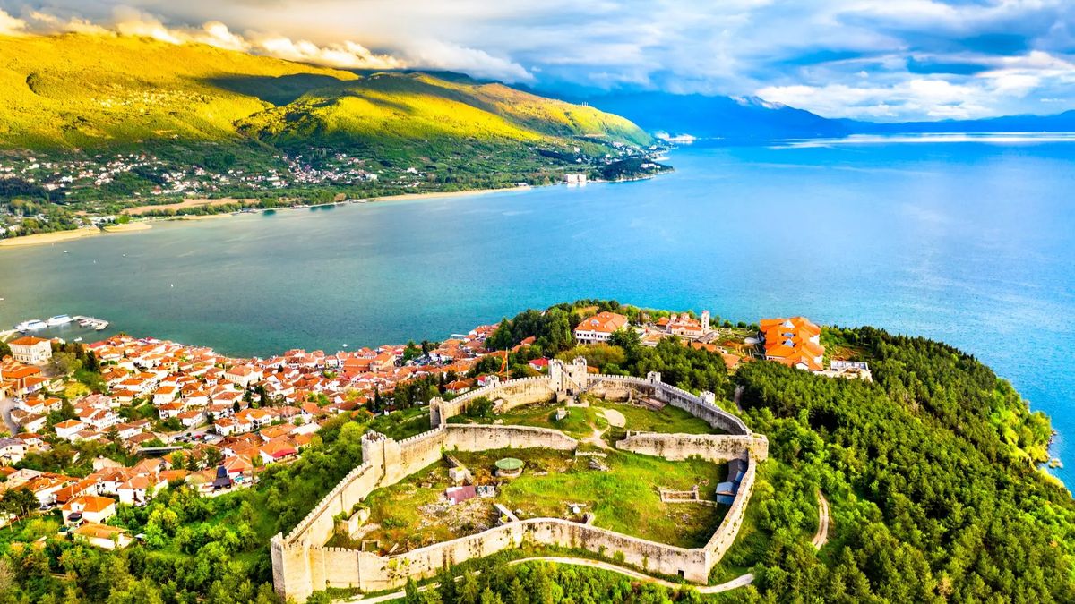 Vacaciones en Europa: Grecia y los Balcanes invitan a disfrutar de un recorrido inolvidable.