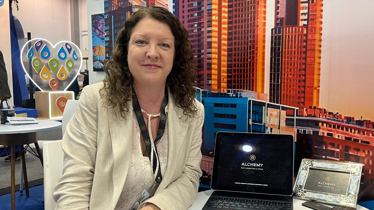 Valeria Berwick, representante de Alchemy DMC Argentina, en IBTM Americas 2025.