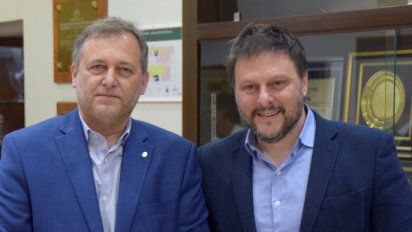 DanielPrieto, presidente de Ahrcc, junto al Diputado Nacional del Frente de Todxs porla Ciudad de Buenos Aires, Leandro Santoro.