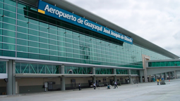 Con el reciente anuncio del toque de queda en Ecuador, se dispusieron algunos requisitos para las personas que viajen desde o hacia los aeropuertos del territorio nacional.