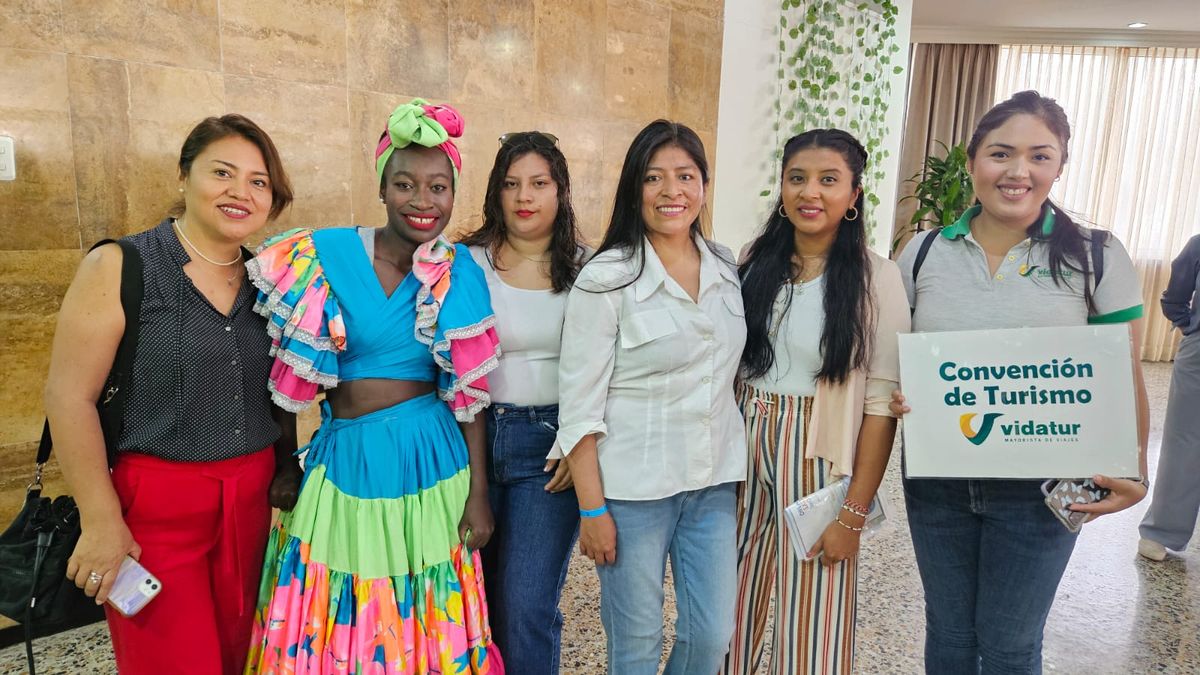 Agentes llegando al Hotel Dorado Plaza listas para iniciar con las actividades.