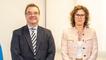 Hernán Gómez, subsecretario de Transporte Aéreo junto a Julia Cordero, interventora de la ANAC.