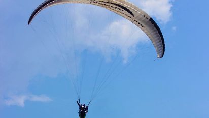 Atrévete a volar en parapente en alguno de estos 3 lugares en México.